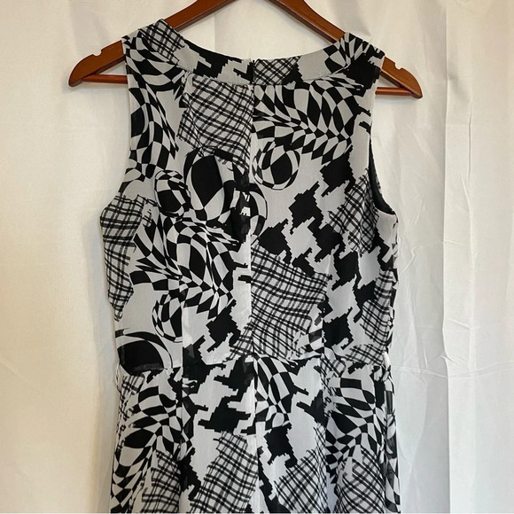 I LE Women’s Black White Patterned Sleeveless Fit Flare Dress Size 8 - Picture 10 of 12